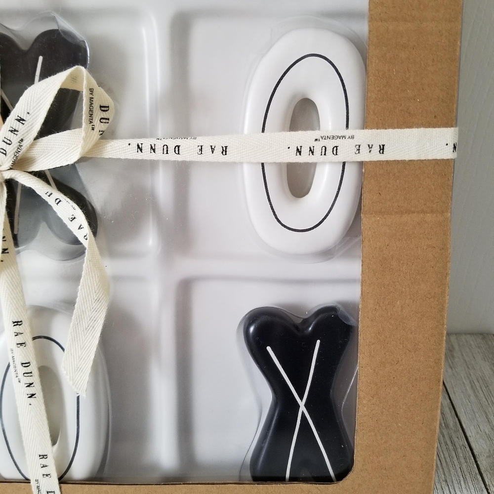 Rae Dunn XOXO TIC TAC Toe Ceramic Board Game - Picture 4 of 7